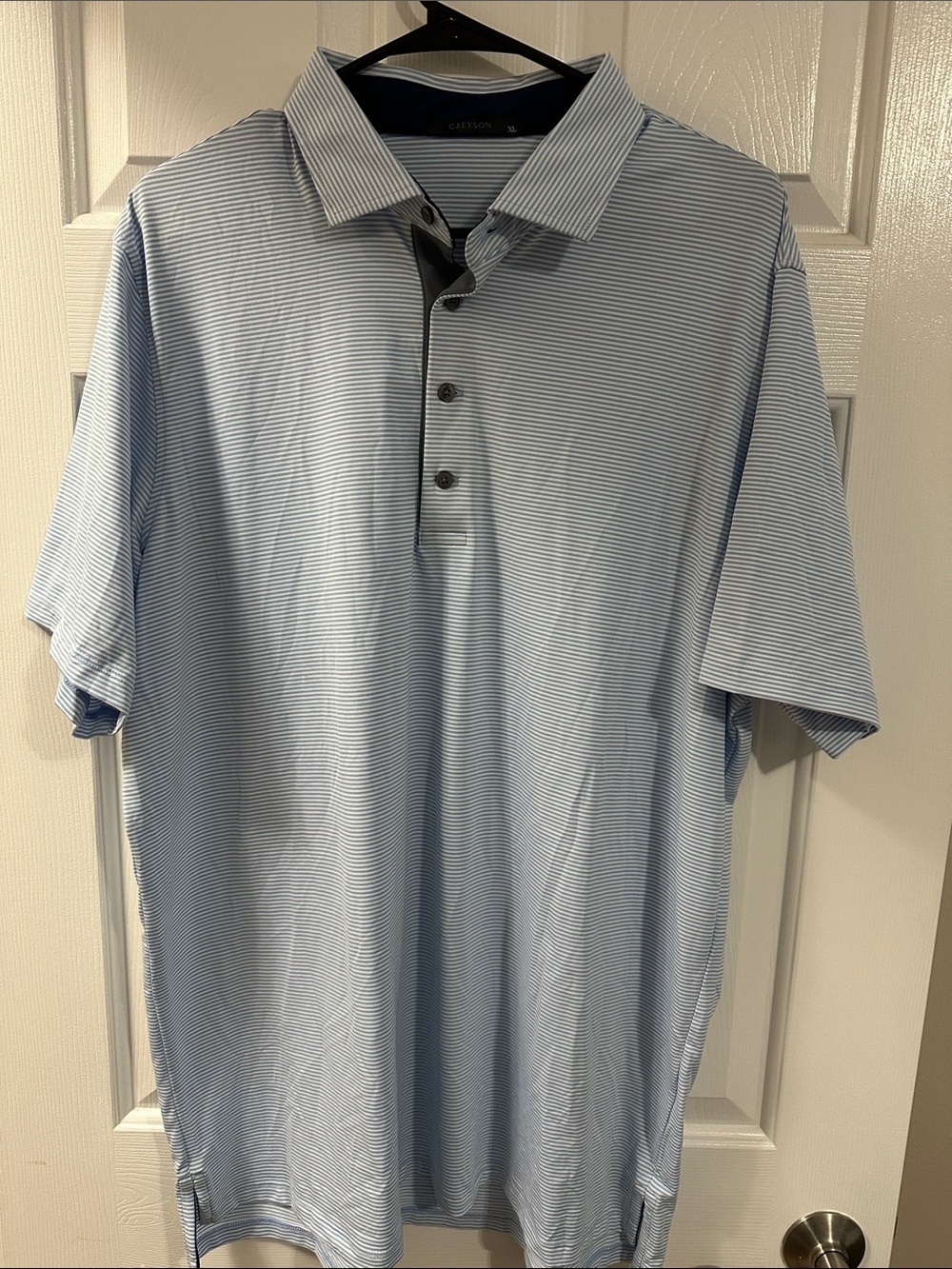 Greyson Light Blue Thin-Striped Men's Polo golf new without tags! A lot of golf